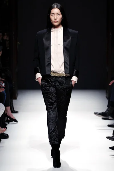 Look 18